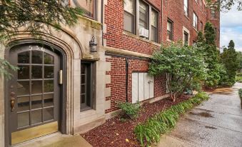 Simple and Roomy 1Br Apt in Evanston - Hinman S3