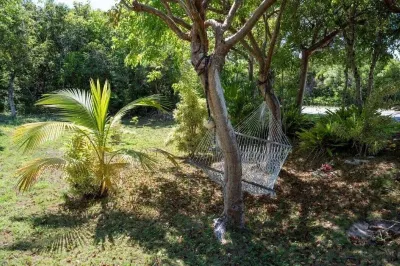 Key Lime Cottage 2 Bedroom Home Hotels in 