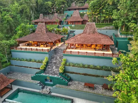 Villa Borobudur Resort