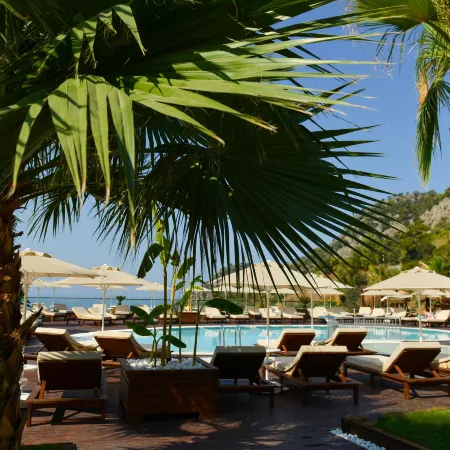 Manaspark Deluxe Hotel