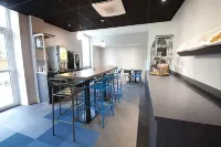 法國國鐵車站阿爾伯特伊麗莎白飯店 - 停車場