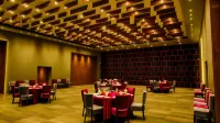 Weekend Address Managed by Living Homes Các khách sạn ở Surat
