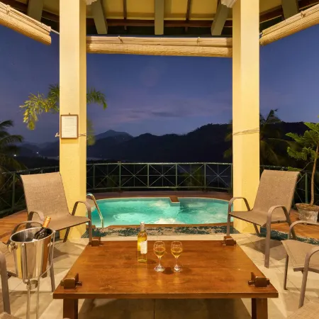 The Albatross, Kandy