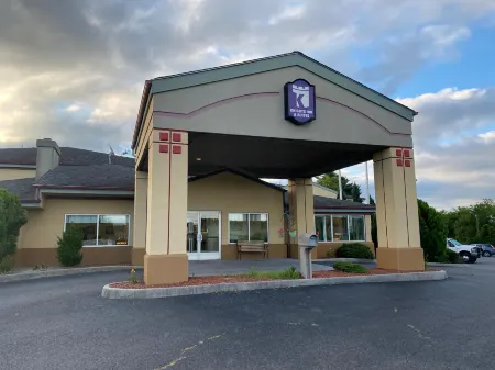 Knights Inn & Suites Dublin Отели в г. Пуласки