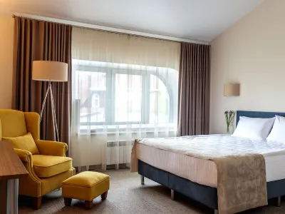 Staryij Dvorik Na Orlovskoj Hotel Hôtels à proximité de : Université d'État de Viatka