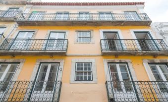 Bright & Spacious Alfama Typical Apartment, by TimeCooler