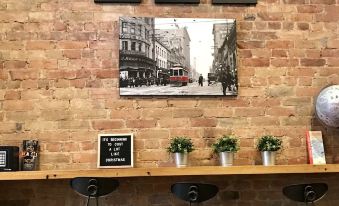 4. 더 클라렌스 파..