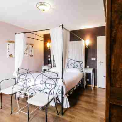 Logis Hôtel la Bonne Auberge Rooms
