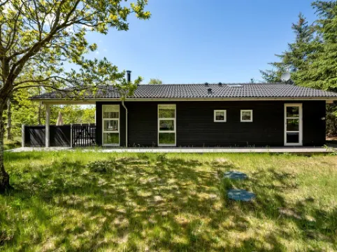 "Elena" - 800m to the Fjord