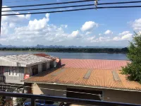 Baan Rim Khong Hotel Hôtels à : Mueang Nakhon Phanom