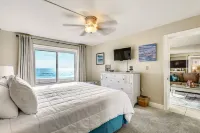 Destin on the Gulf 407 2 Bedroom Condo by RedAwning