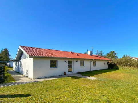 "Justine" - 600m from the Sea