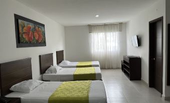 Hotel Cinera - Housity