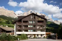 Hotel la Majun Hotels near Santuario Di Oies