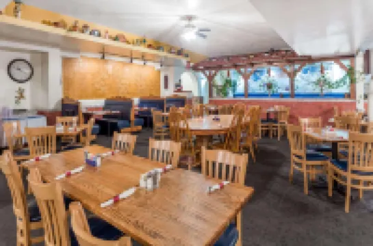 แทรเวิลลอดจ์ บายวินด์แฮม จูโน