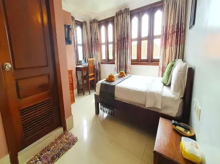 Nary Villa