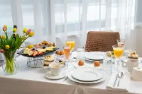 Hotel Corner - พร้อมอาหารเช้า