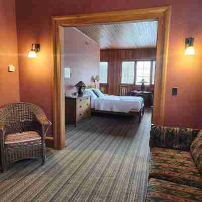 Roycroft Inn Rooms