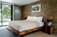 Cala Laiya Các khách sạn ở San Juan