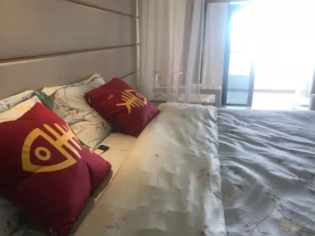 Zhu Haiyan HL Apartment (Hongjiuxian Branch) Отели рядом с достопримечательностью «The Xiushan Island Scenic Area»