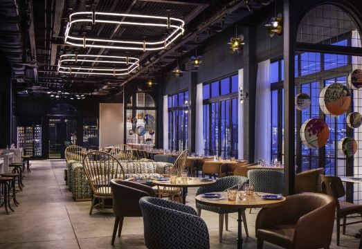 트라이브 프놈펜 포스트 오피스 스퀘어