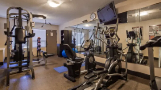 เบสท์เวสเทิร์น เกทเวย์ อาดิรอนแด็คอินน์ โรงแรมในยูทิกา