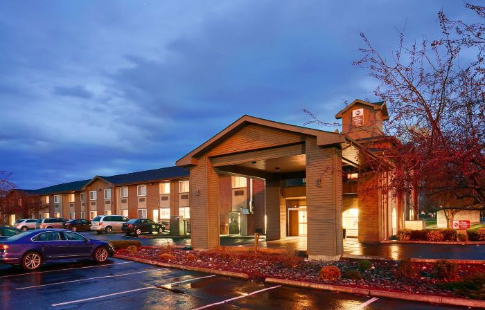 Best Western Plus Rama Inn  Suites