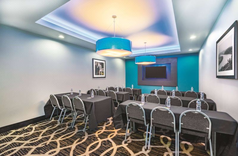 La Quinta Inn & Suites by Wyndham Cleveland TN photo 3
