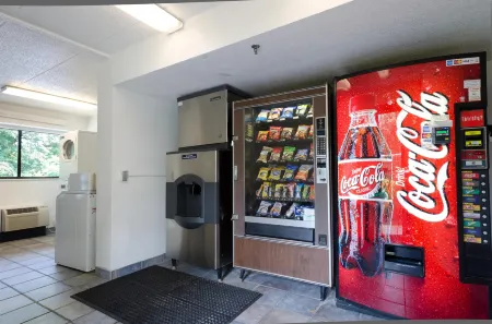 Motel 6 Gaithersburg, DC - Washington Отели рядом с достопримечательностью «Monkey Joe's Germantown»