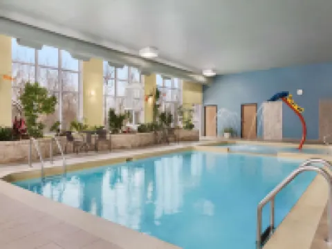 Days Inn by Wyndham Levis Hotels in Levis