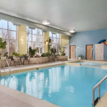 Days Inn by Wyndham Levis