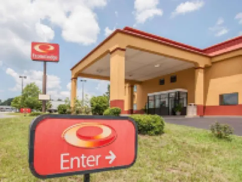 Econo Lodge Hotels in Northport