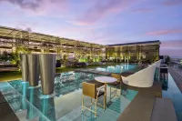 O Hotel Pune - Pools