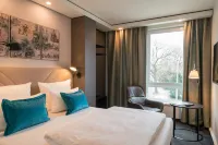 Motel One Dresden - Palaisplatz Hotels near Erich Kastner Museum