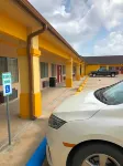 Los Fresnos Inn and Suites - Motels