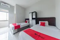 RedDoorz Syariah near RS Hermina Sukabumi Hotel di Kadudampit