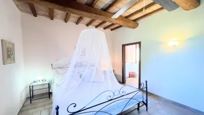 Detached Villa - Sleeps 10 - Pool - Pergola - Playground for Children - Wifi