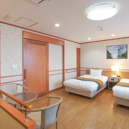 Hotel New Palace Aizuwakamatsu Отели рядом со станцией Станция Аизу-Вакаматасу JR