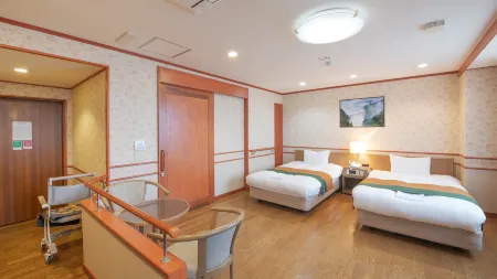 Hotel New Palace Aizuwakamatsu Отели рядом со станцией JR Niitsuru station