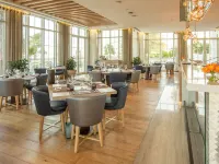 فندق سانت ريجيس أبوظبي Hotels near كاسر الأمواج في أبوظبي