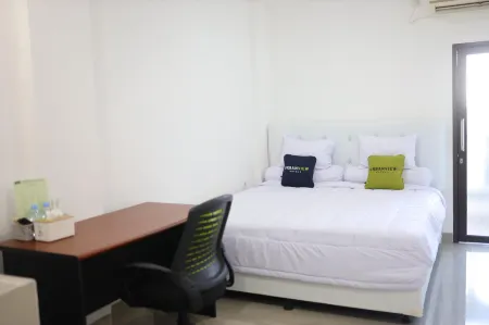 Urbanview Hotel Eropa Maros Near Sultan Hasanuddin Airport by RedDoorz Отели в г. Marusu