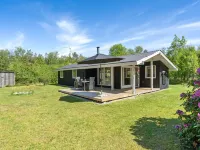"Aldina" - 1.6km from the Sea Hotels in Laeso