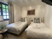 The Rising Sun Inn Hotels in Longfield