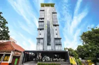 The Life Styles Hotel Surabaya Hotels in Tambaksari