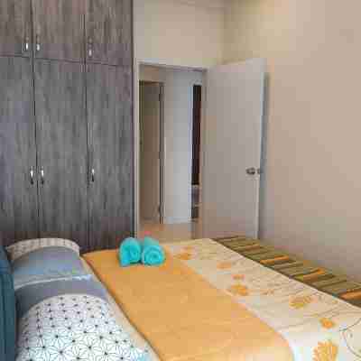 Southville Stay 2 @ Savanna Executive Suite Rooms