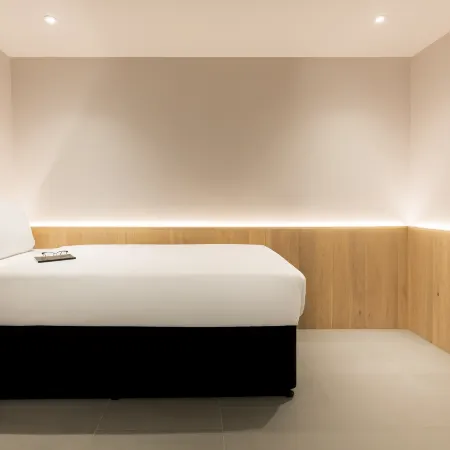 Zedwell Underground Hotel Tottenham Court Rd Отели рядом с достопримечательностью «Больница Грэйт Ормонд стрит»