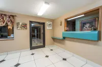 Super 8 by Wyndham Elizabethtown Hotels in Elizabethtown