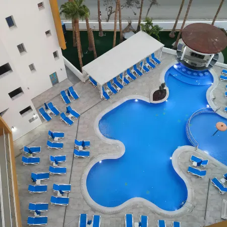 Captain Pier Hotel