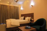 Ally Ngali Motel Hotels near Miracle Pool Church - Ikarabiro