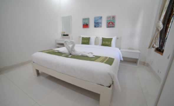 Spacious Family-Friendly Villa with Swimming Pool